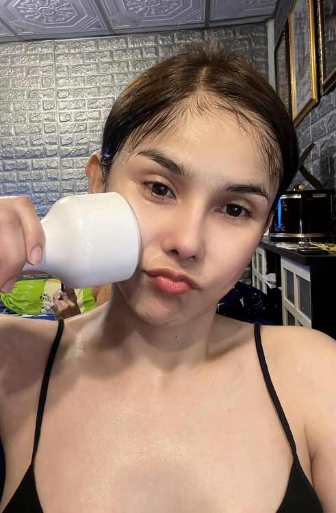 รีวิวแก้จมูก , ทรงแข็งทื่อ